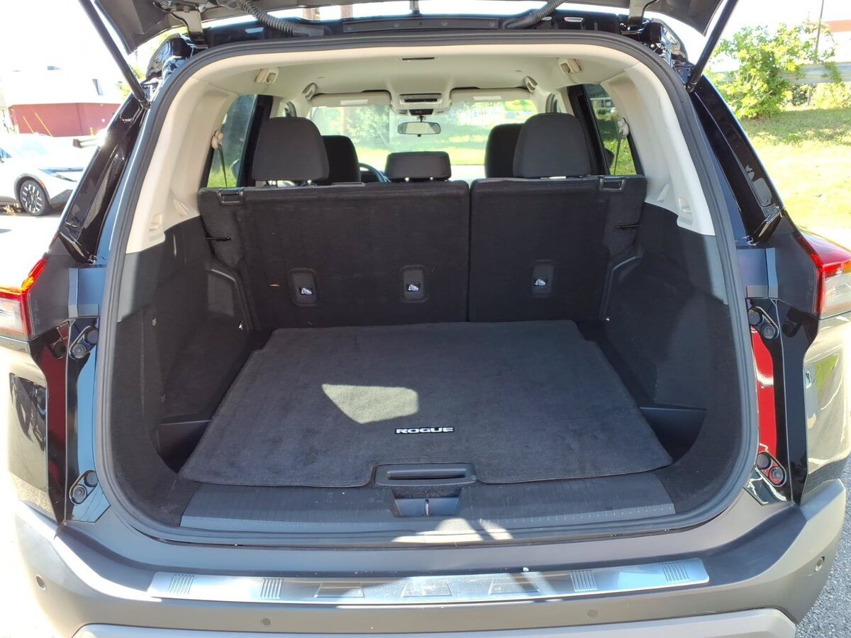 Used 2023 Nissan Rogue SV AWD/4WD image 17