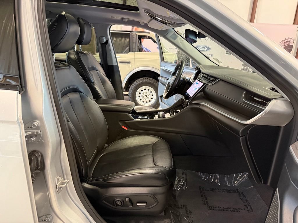 Used 2021 Jeep Grand Cherokee L Limited RWD image 20