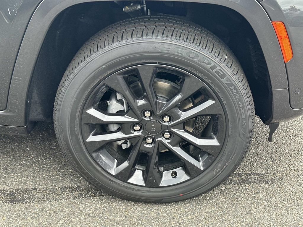 New 2026 Jeep Grand Cherokee Limited AWD/4WD image 11
