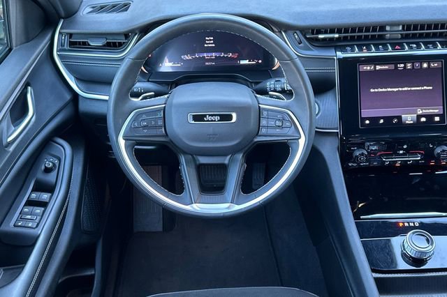 Used 2023 Jeep Grand Cherokee L Altitude image 15