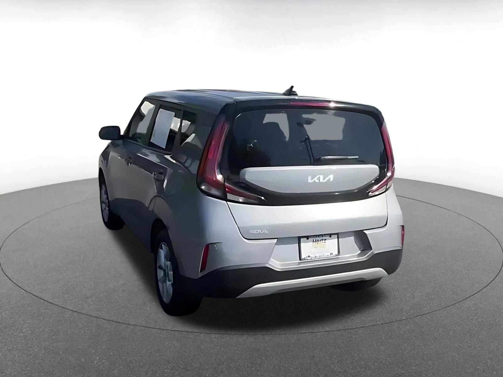 Used 2025 Kia Soul LX w/ LX Technology Package FWD image 12