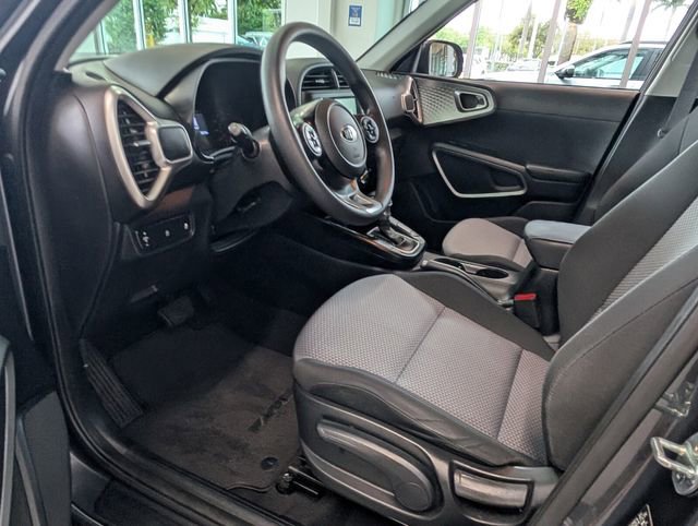 Used 2021 Kia Soul LX image 6