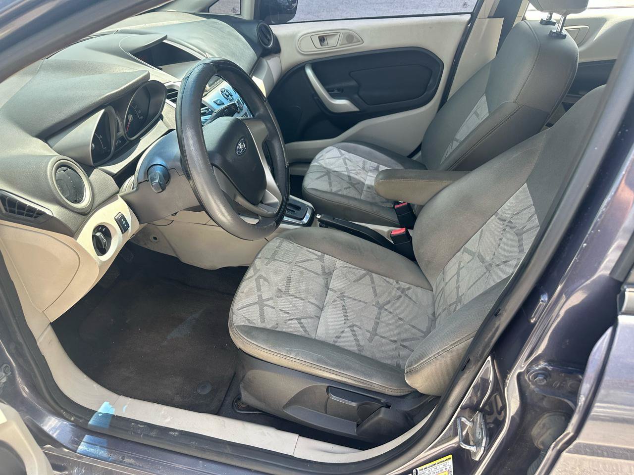 Used 2012 Ford Fiesta SE FWD image 13