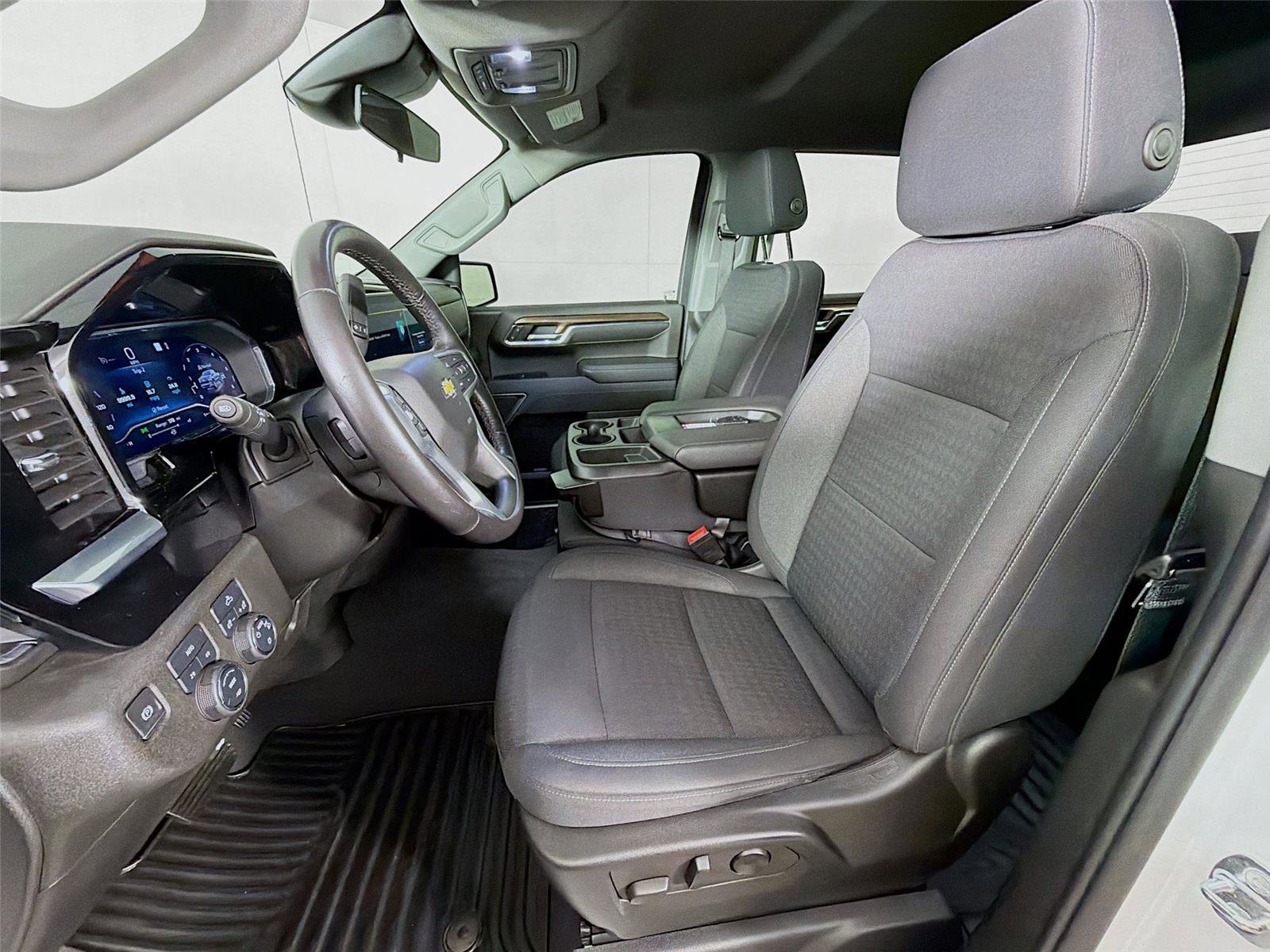 Used 2022 Chevrolet Silverado 1500 LT AWD/4WD image 11