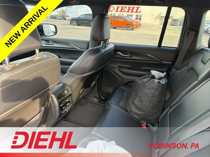 Certified 2023 Jeep Grand Cherokee Altitude image 8