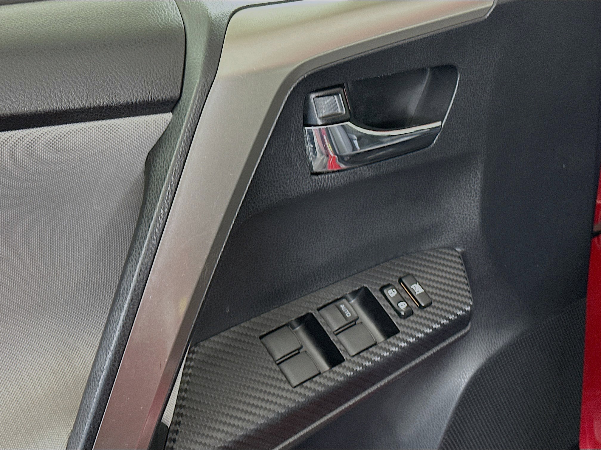 Used 2015 Toyota RAV4 XLE image 15