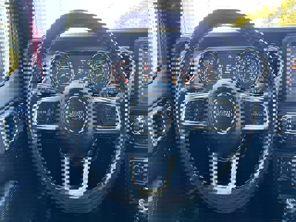 Used 2021 Jeep Wrangler Unlimited Sahara w/ Cold Weather Group image 18