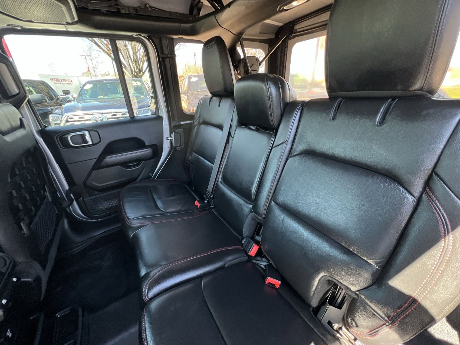 Used 2018 Jeep Wrangler Unlimited Rubicon w/ Steel Bumper Group image 23