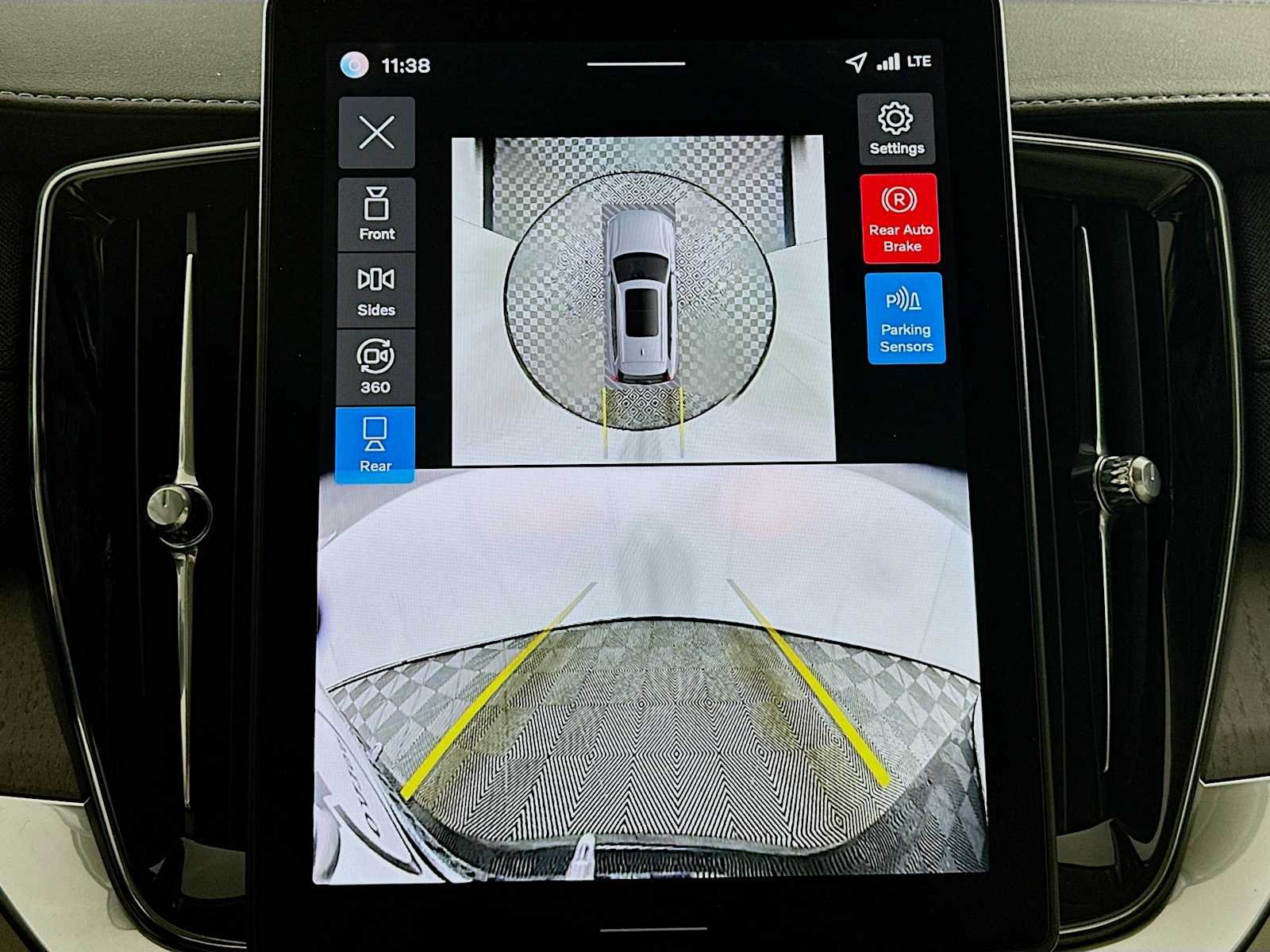 New 2026 Volvo XC90 T8 Ultra w/ Protection Package AWD/4WD image 14