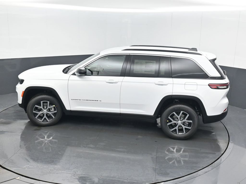 New 2025 Jeep Grand Cherokee Limited w/ Trailer Tow Package image 42