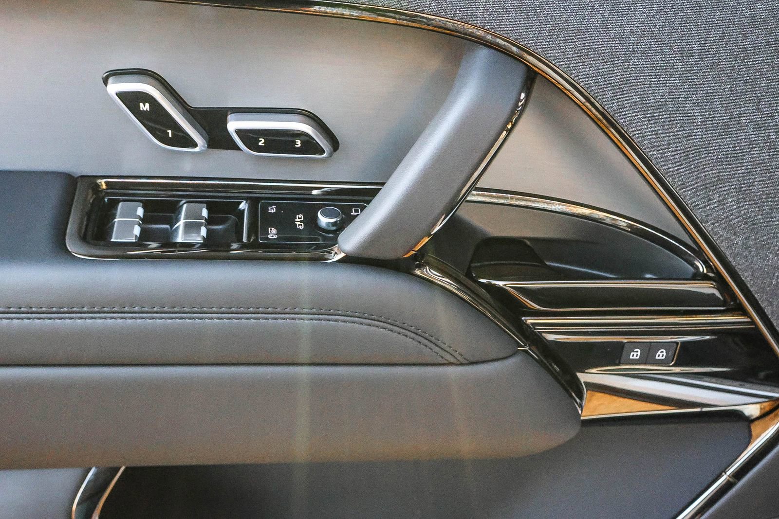 Used 2025 Land Rover Range Rover Sport Dynamic SE image 29