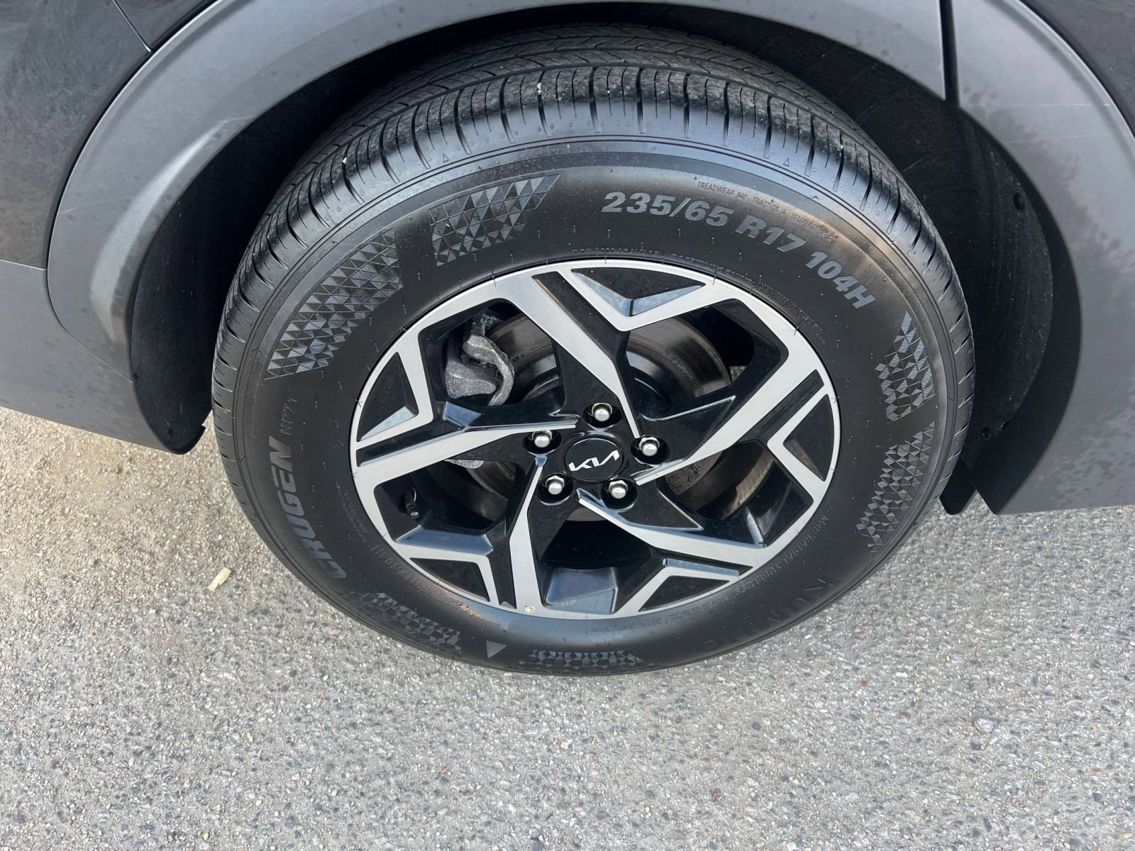 Used 2025 Kia Sportage LX image 29