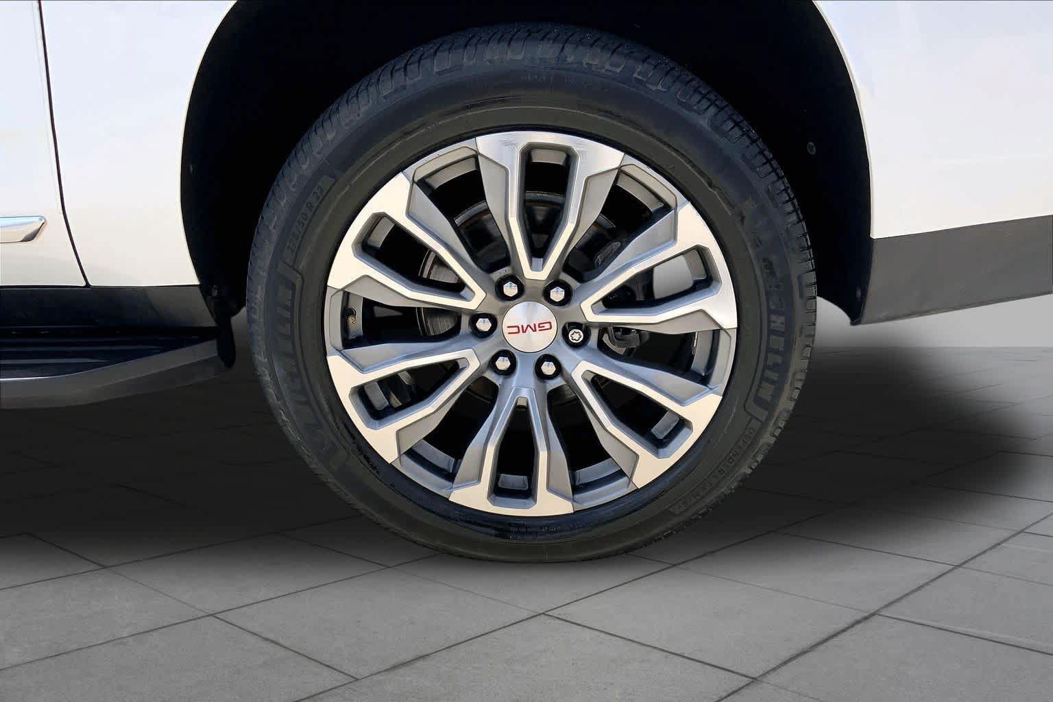 Certified 2021 GMC Yukon XL Denali RWD image 11