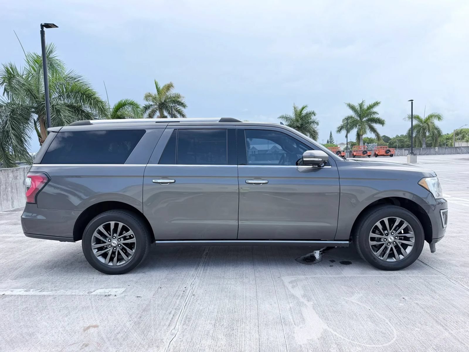 Used 2020 Ford Expedition Max Limited RWD image 4