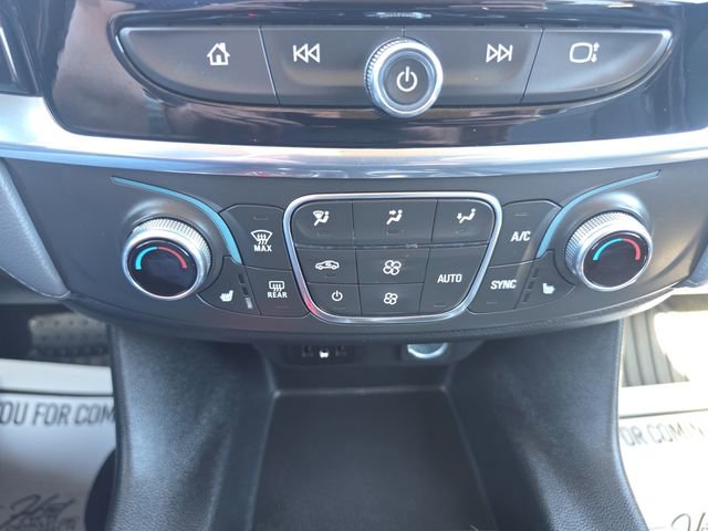 Used 2020 Chevrolet Traverse LT image 22