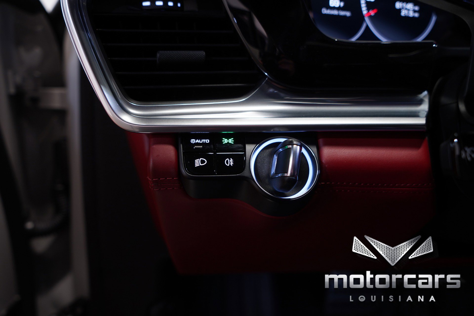 Used 2020 Porsche Panamera w/ Premium Package image 36