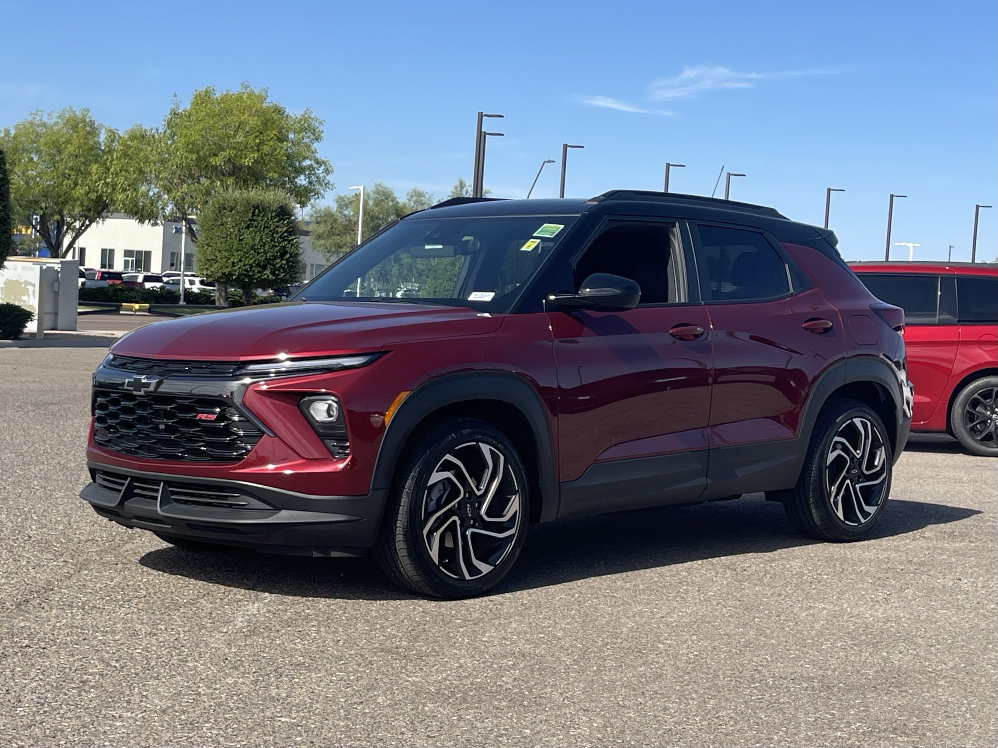 Used 2025 Chevrolet TrailBlazer RS FWD image 2