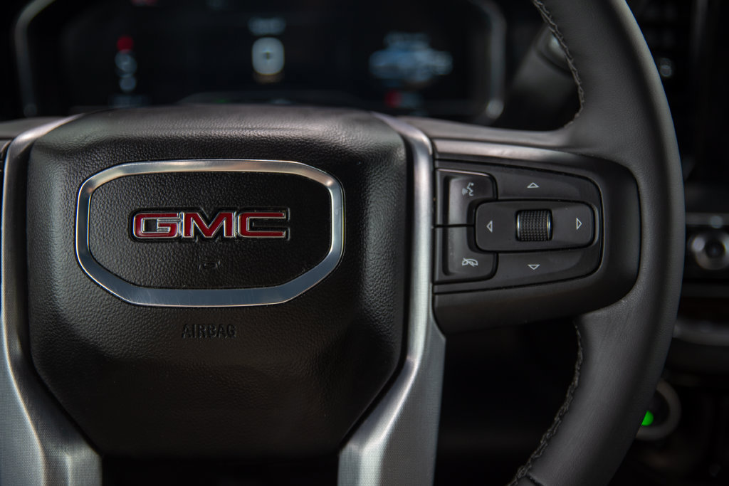 Used 2025 GMC Sierra 1500 SLT AWD/4WD image 23