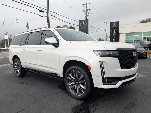 Used 2022 Cadillac Escalade ESV Sport w/ Touring Package image 2