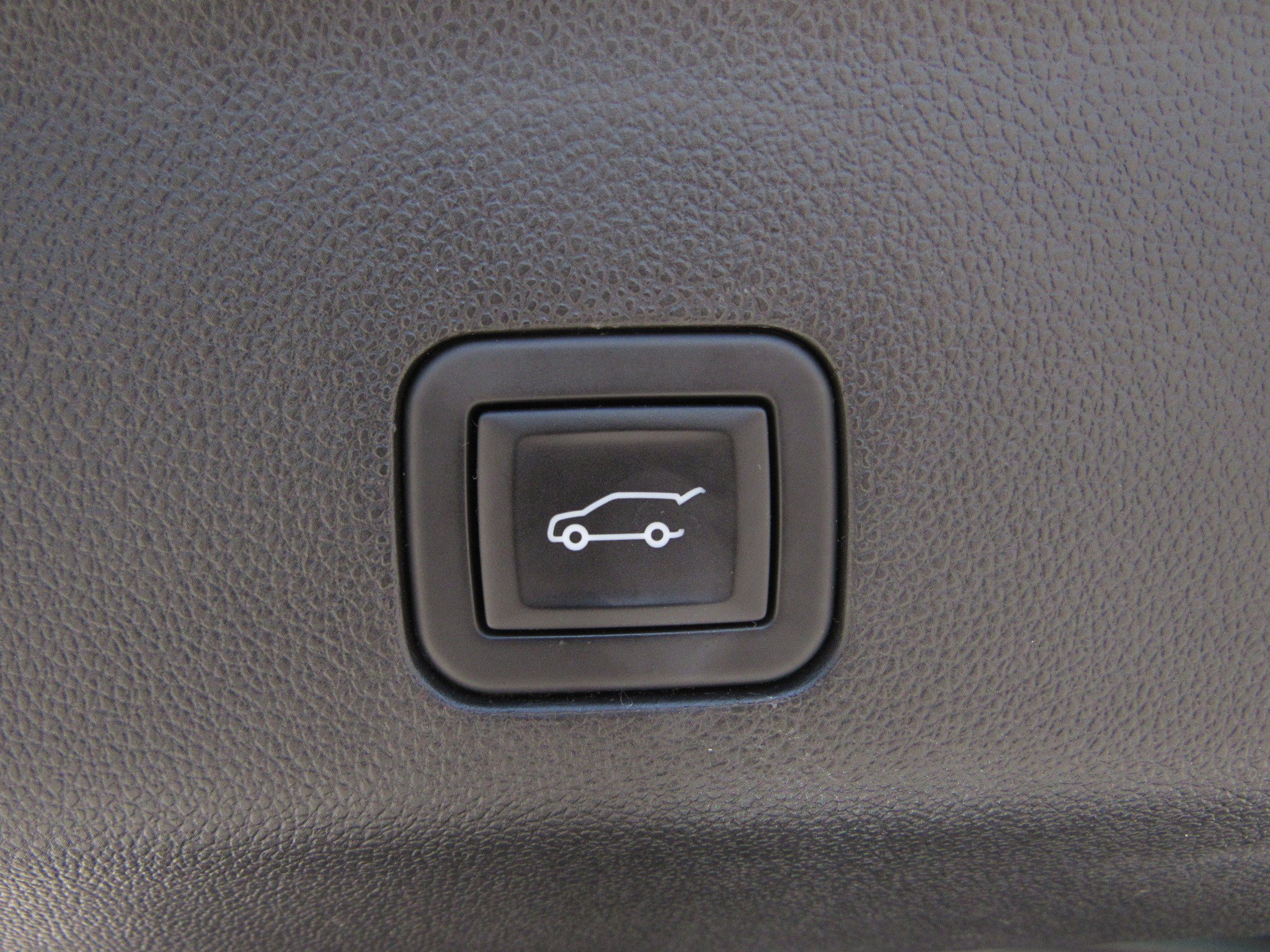 Used 2024 Chevrolet Tahoe LT RWD image 14