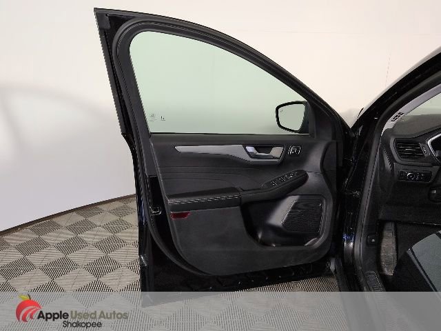 Used 2024 Ford Escape Platinum image 14