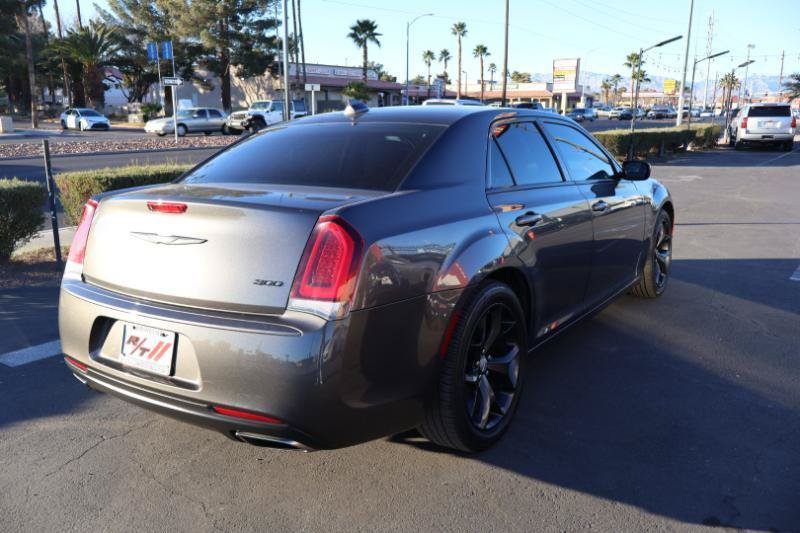 Used 2022 Chrysler 300 Touring w/ Sport Appearance Package RWD image 7