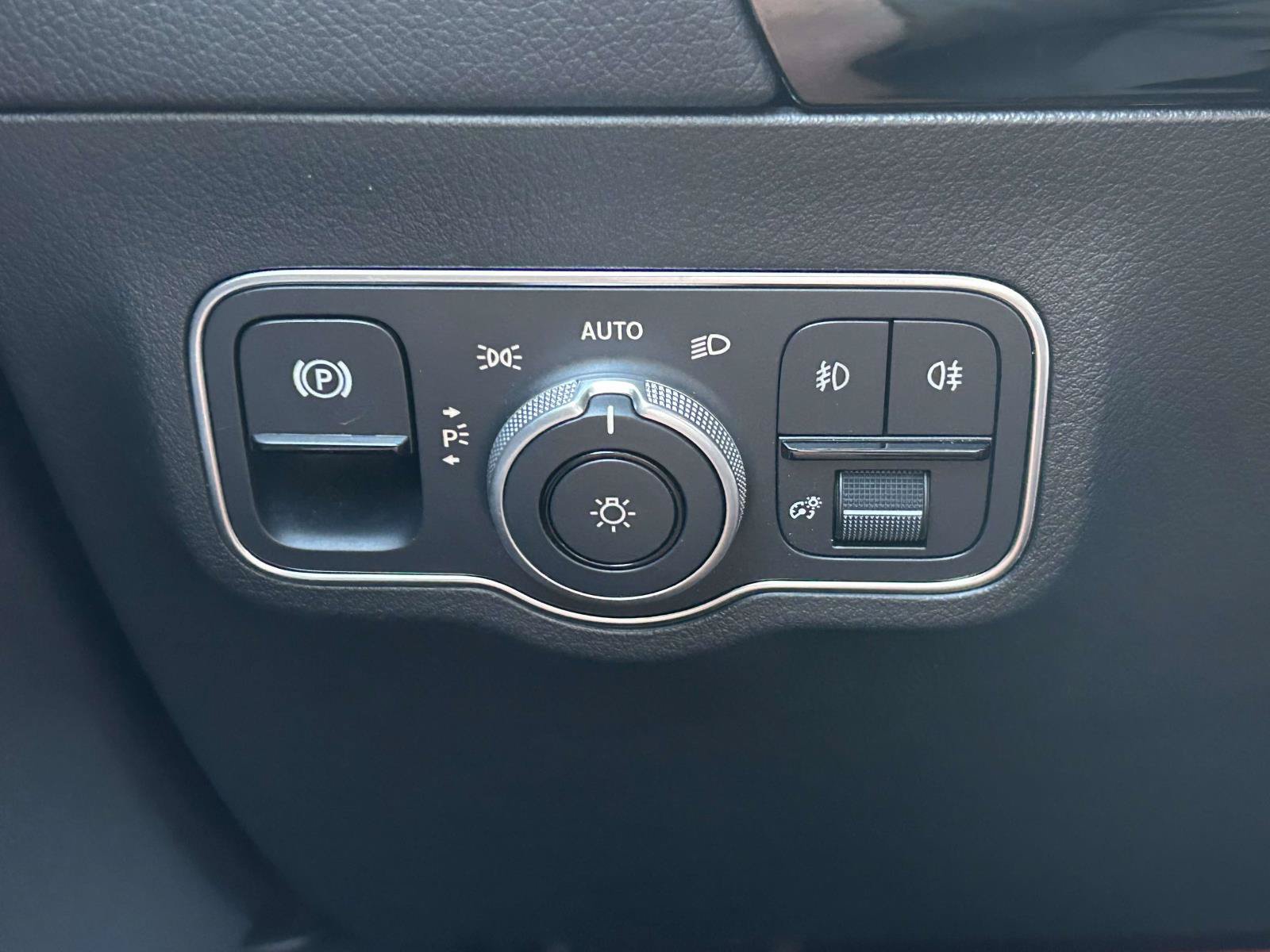 Certified 2025 Mercedes-Benz GLA 250 image 24