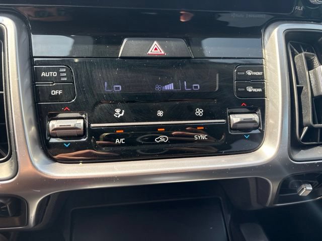 Used 2023 Kia Sorento S FWD image 28
