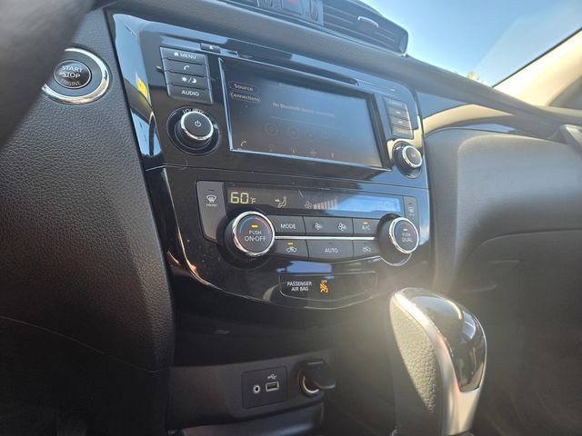 Used 2019 Nissan Rogue Sport SV FWD image 16