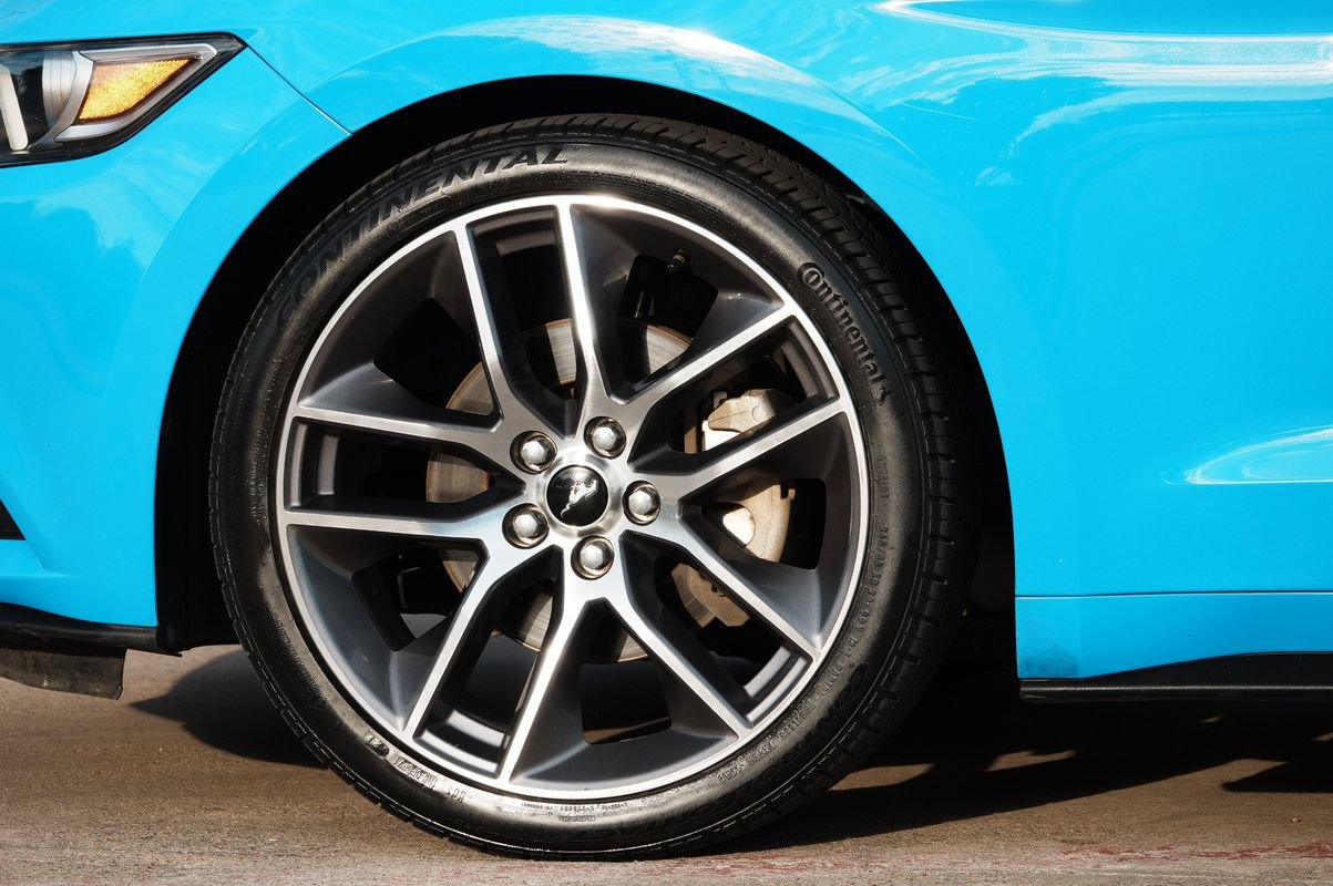 Used 2017 Ford Mustang Premium RWD image 25