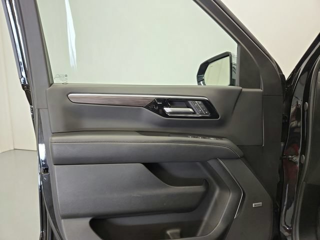 Used 2025 Chevrolet Tahoe Premier RWD image 32