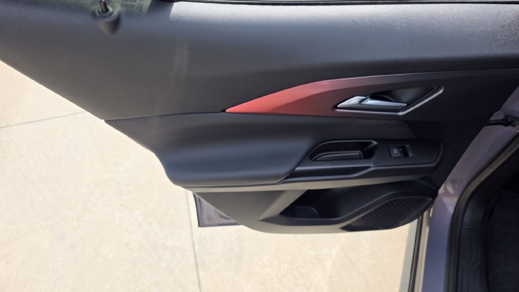 Used 2024 Chevrolet Equinox EV RS FWD image 20