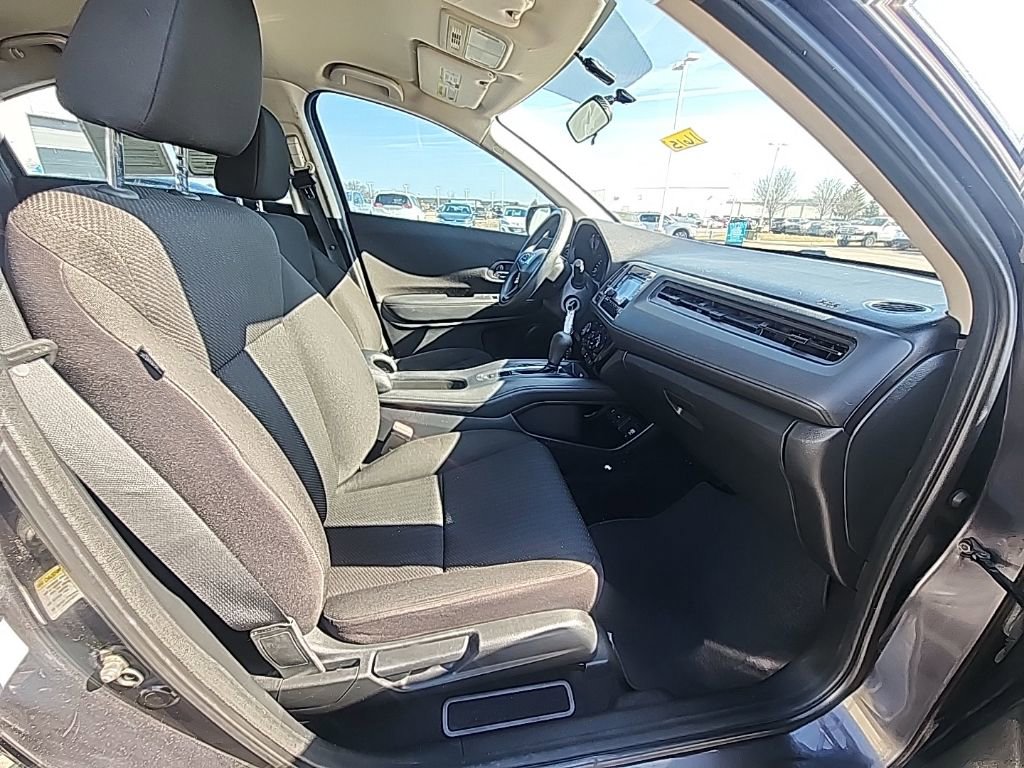 Used 2016 Honda HR-V LX image 31