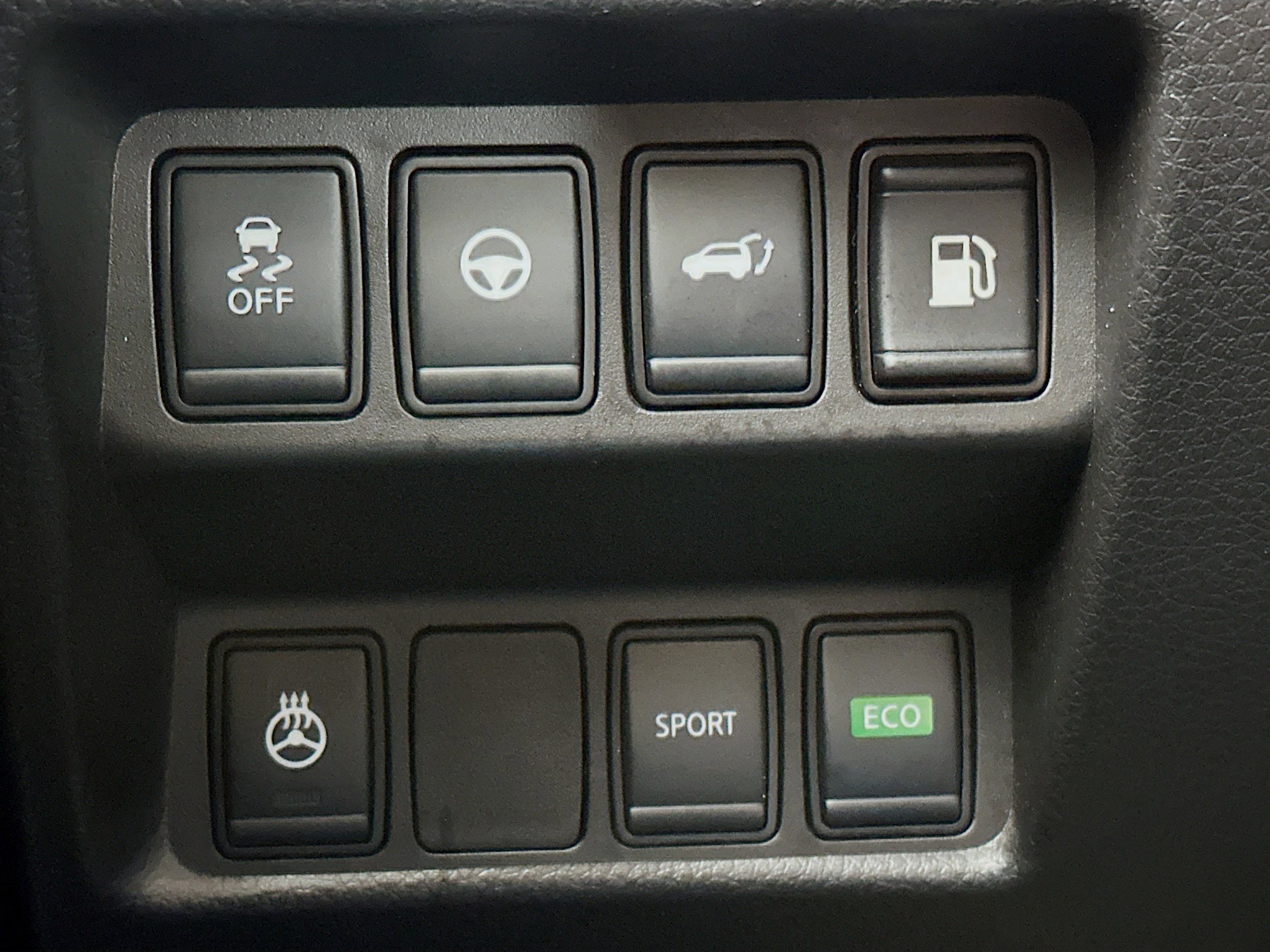 Used 2020 Nissan Rogue SV w/ Premium Package image 16