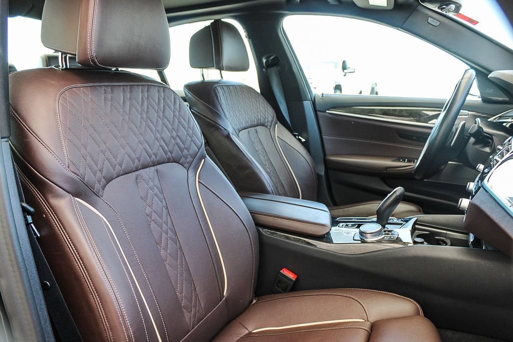 Used 2021 BMW 540i w/ Premium Package RWD image 17