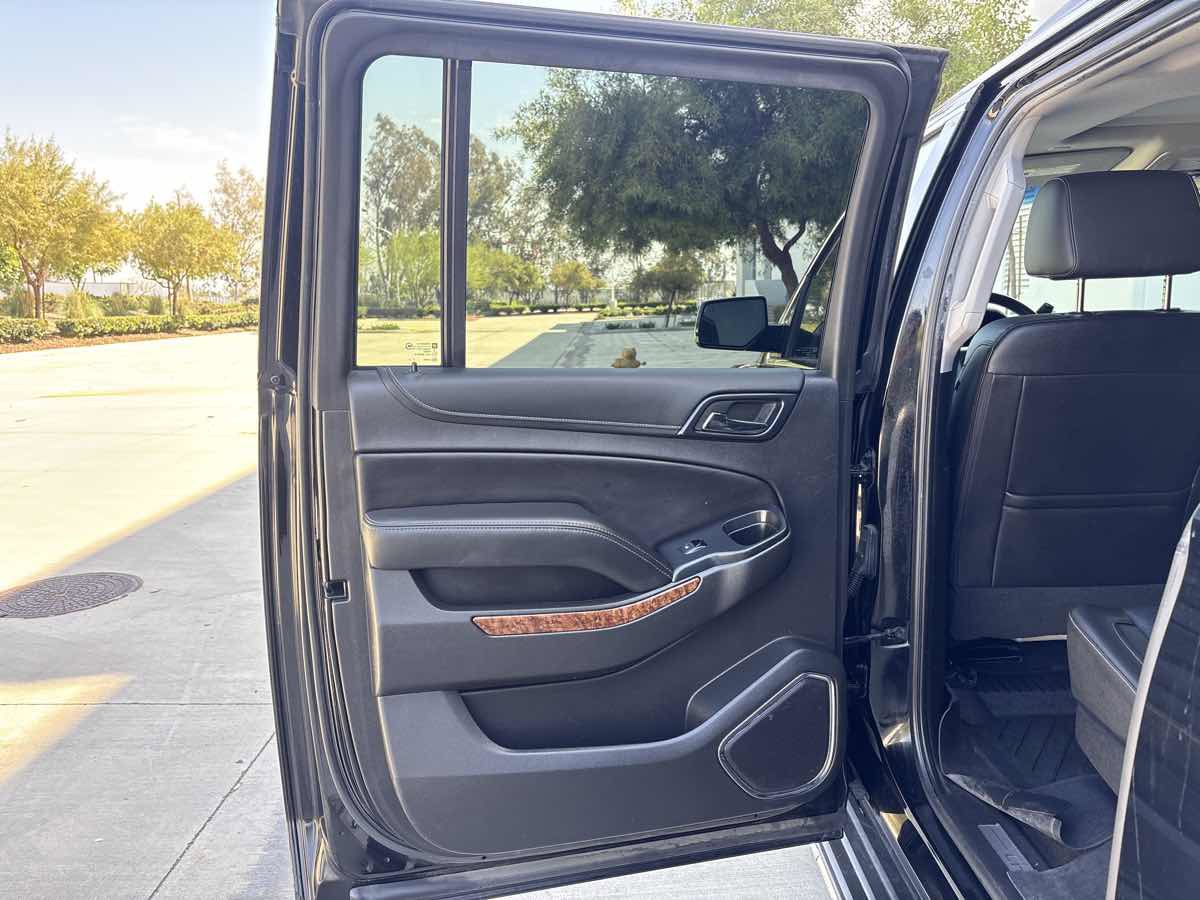 Used 2018 Chevrolet Suburban Premier AWD/4WD image 12