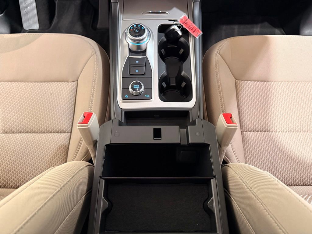 Used 2022 Ford Explorer XLT AWD/4WD image 24