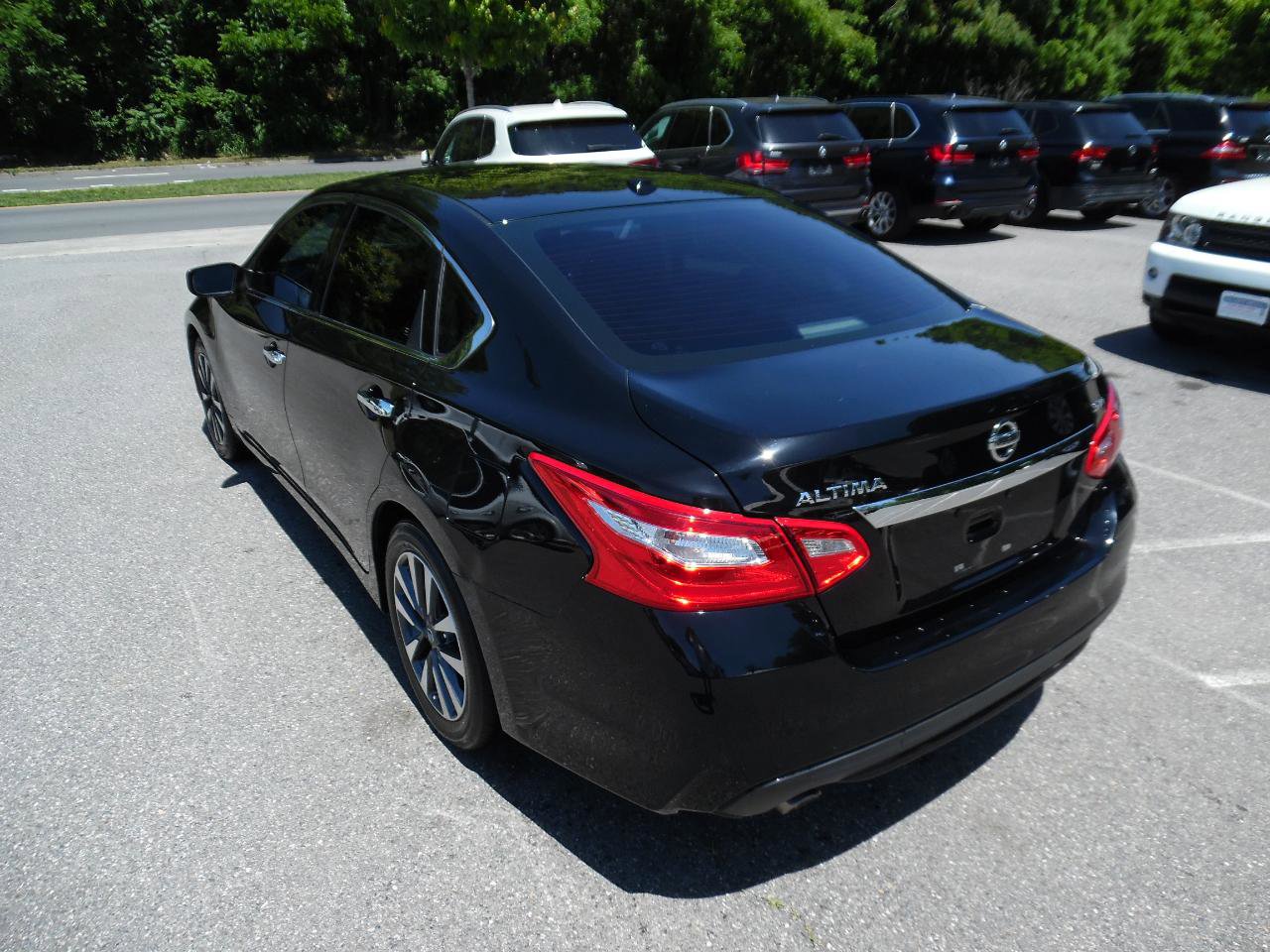 Used 2017 Nissan Altima 2.5 SV FWD image 3