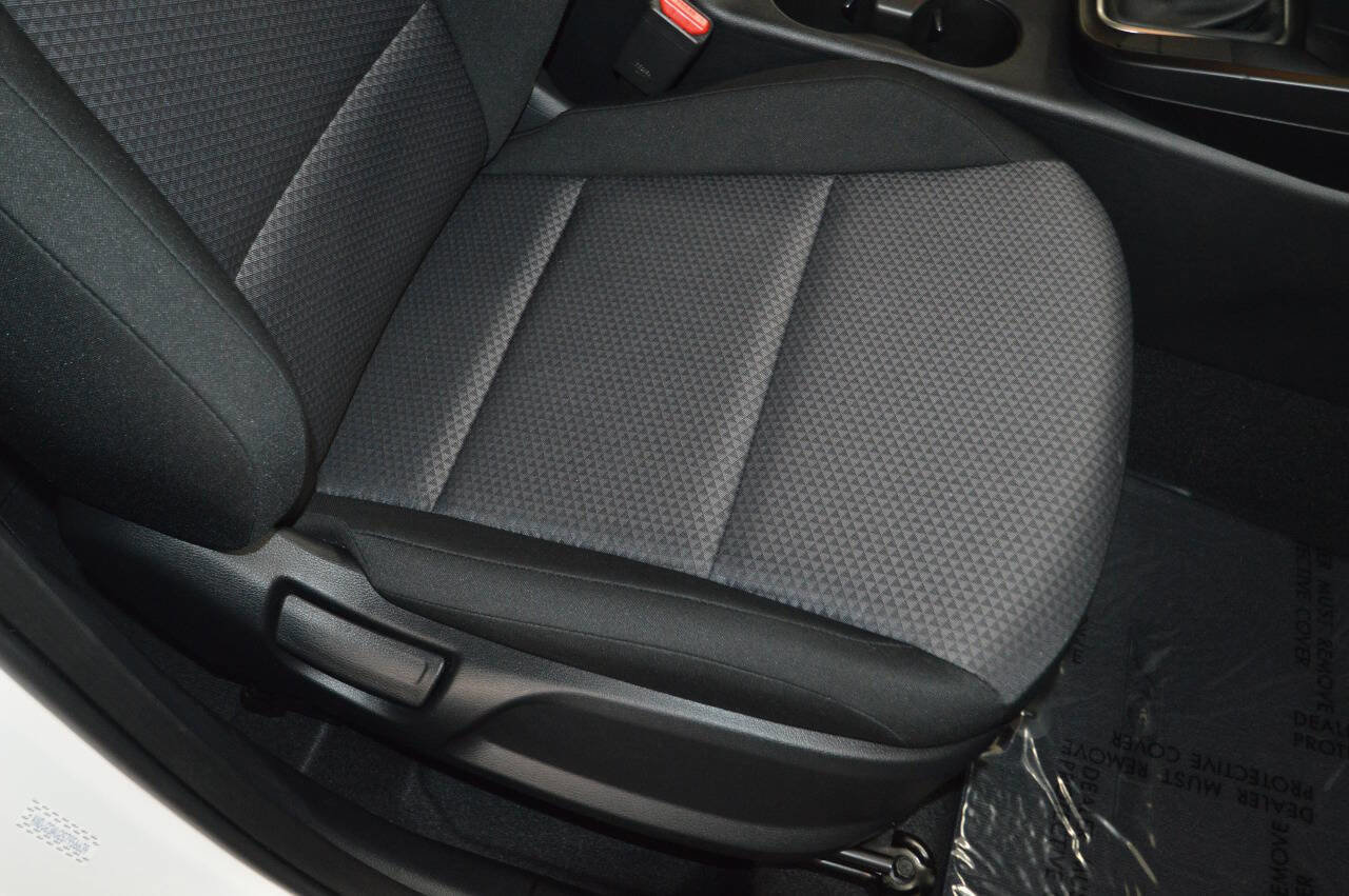 Used 2025 Kia Soul LX image 6