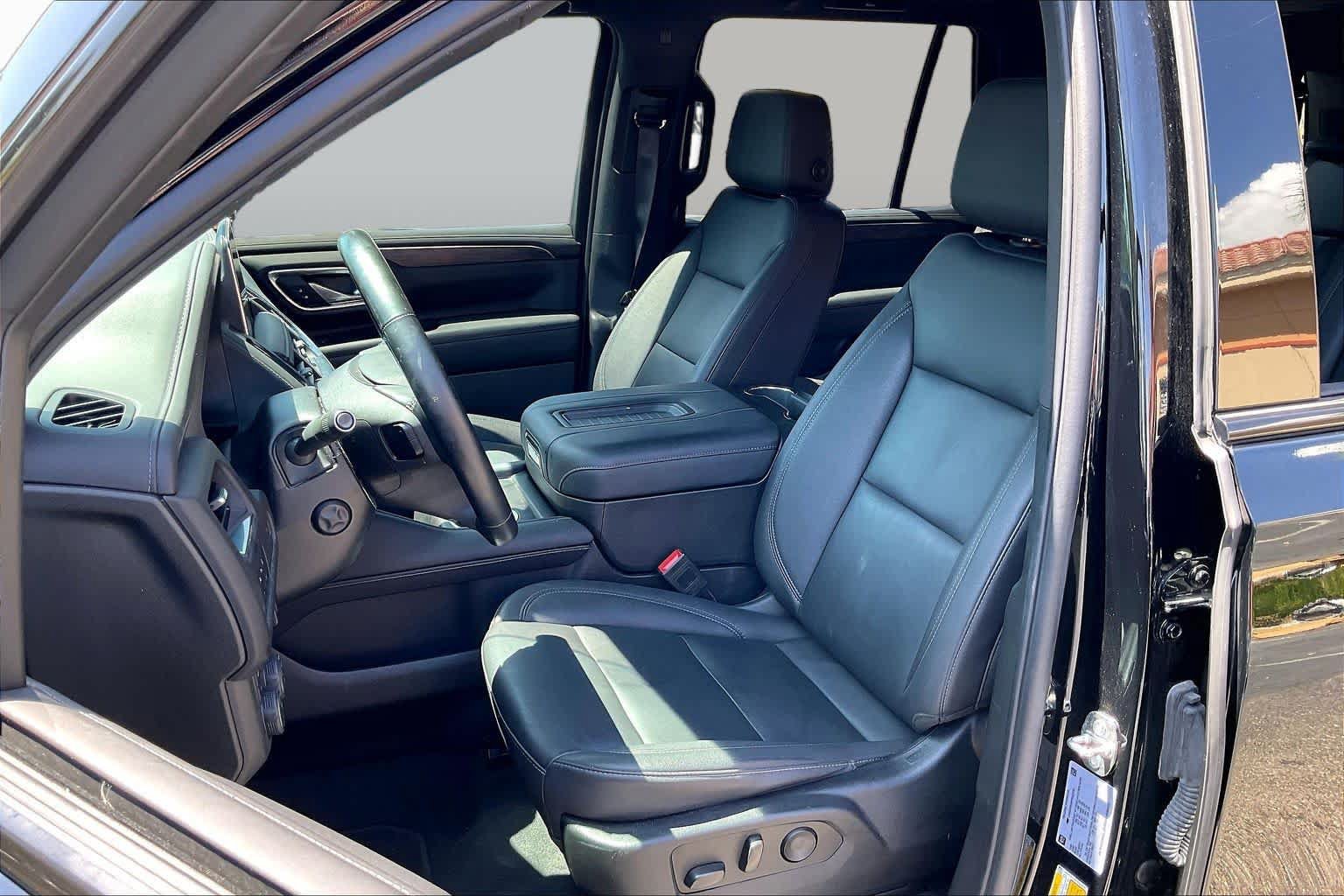 Used 2023 Chevrolet Tahoe Z71 w/ Luxury Package AWD/4WD image 24