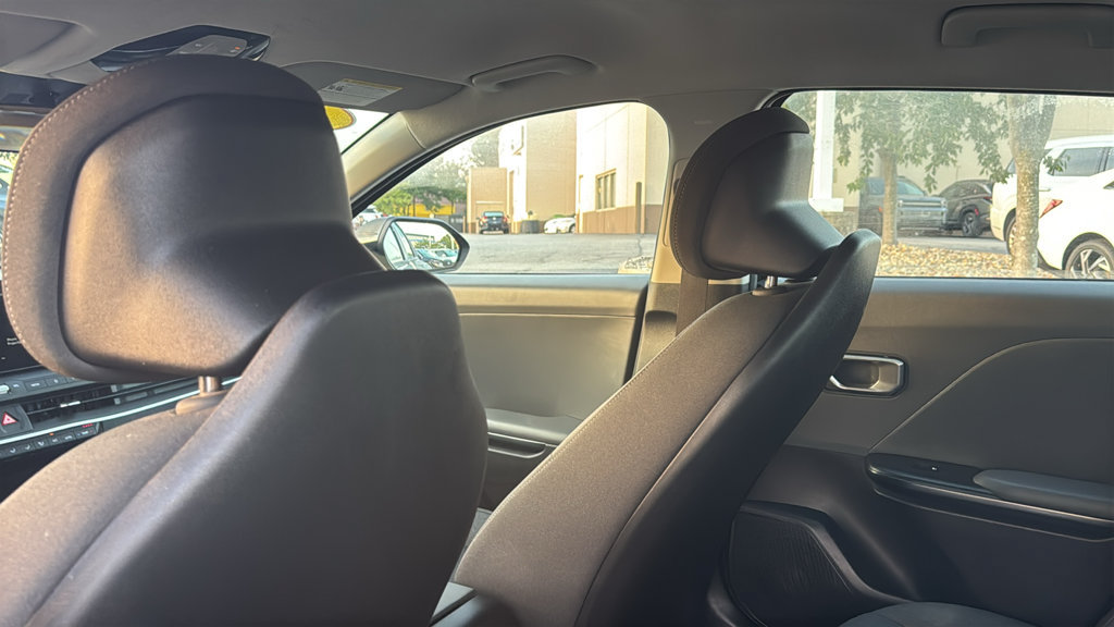Used 2025 Kia K4 FWD image 30