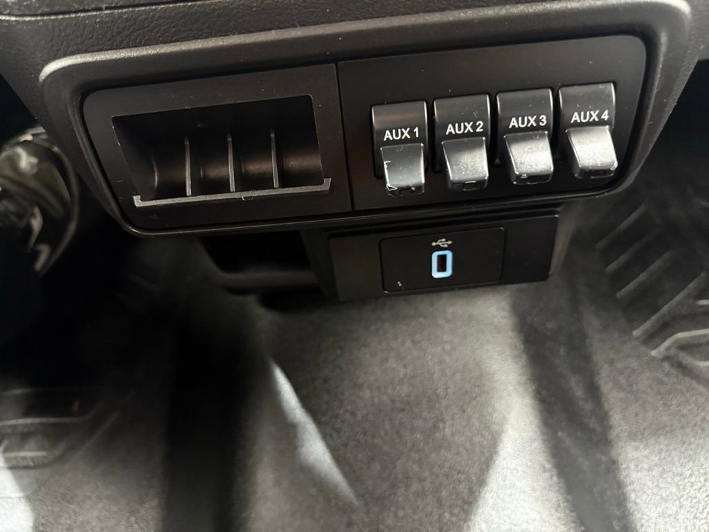 Used 2019 Ford Transit 350 XLT image 32