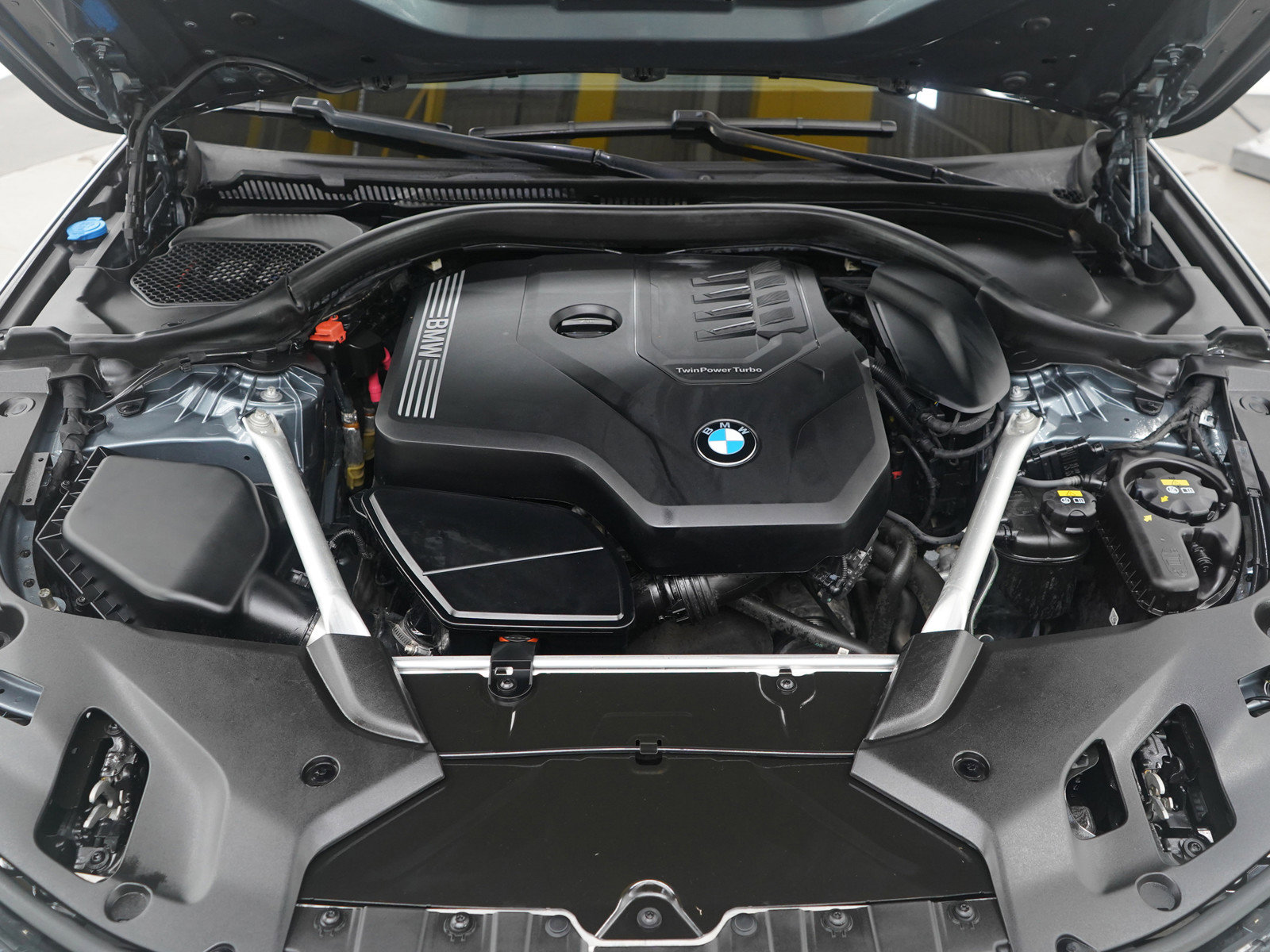 Used 2021 BMW 530i xDrive w/ Convenience Package image 27