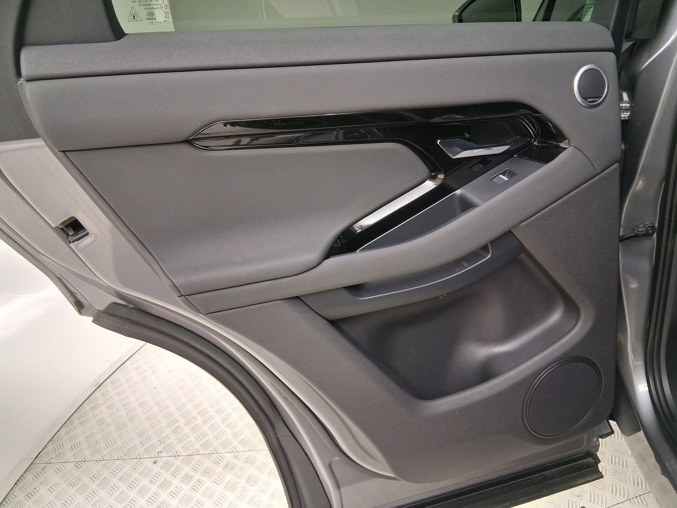 Used 2025 Land Rover Range Rover Evoque S image 20