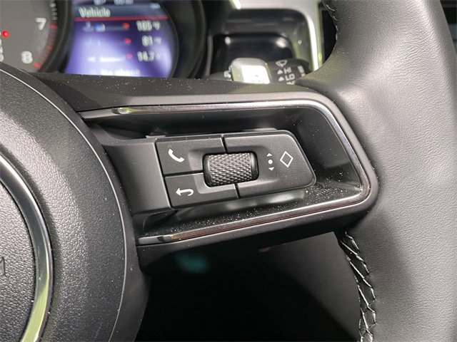 Used 2025 Porsche Macan image 39