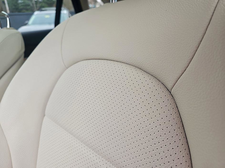 Used 2019 Mercedes-Benz GLC 300 4MATIC image 16