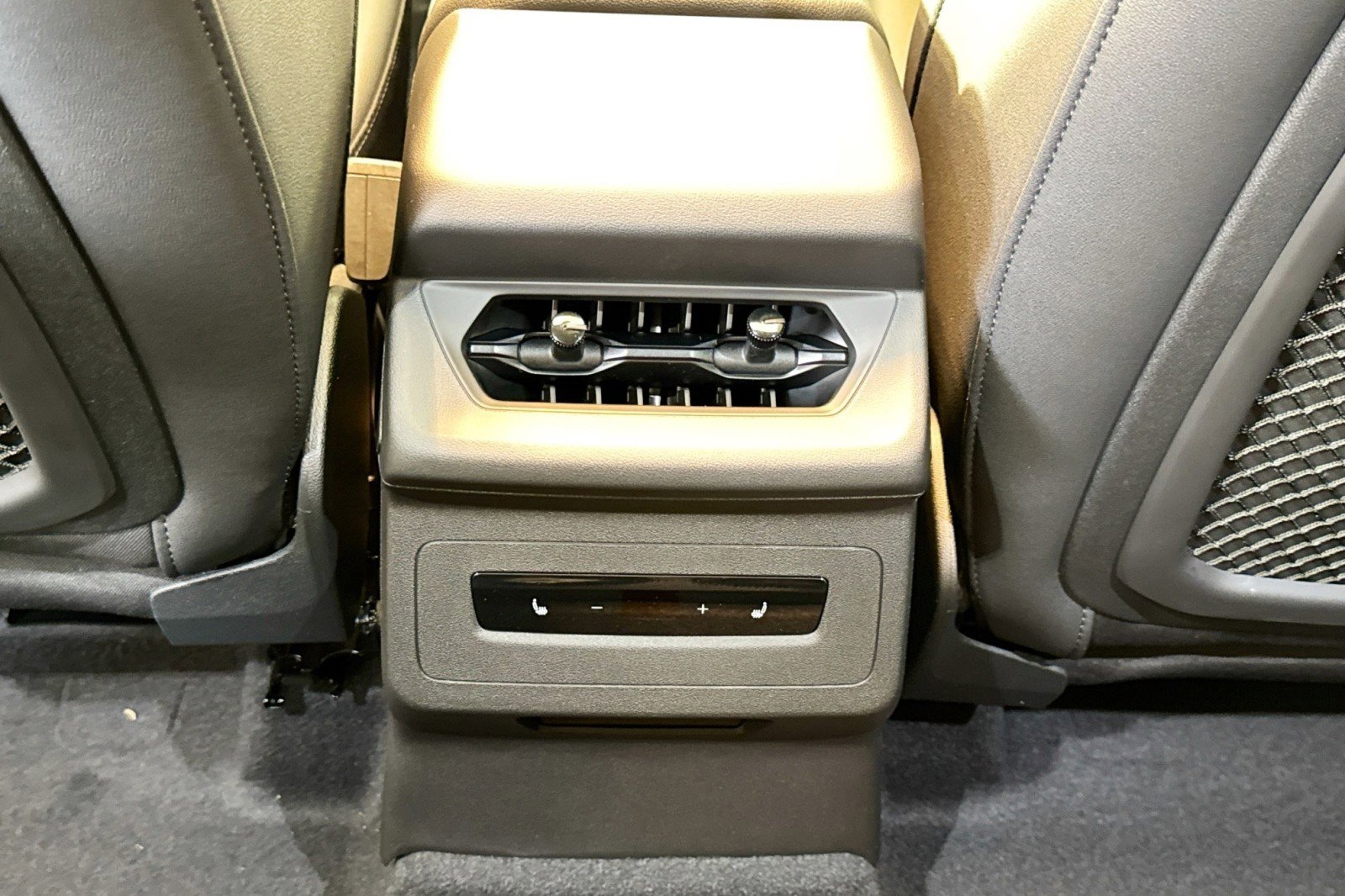 New 2027 Audi Q6 e-tron Premium image 22