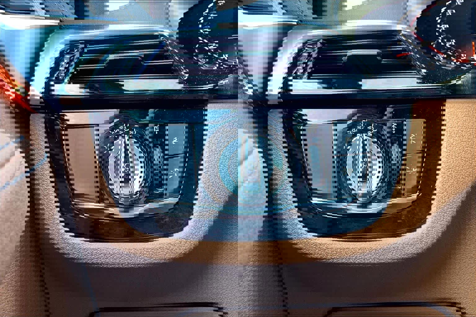 Used 2023 BMW M550i xDrive M550i xDrive w/ Executive Package image 34