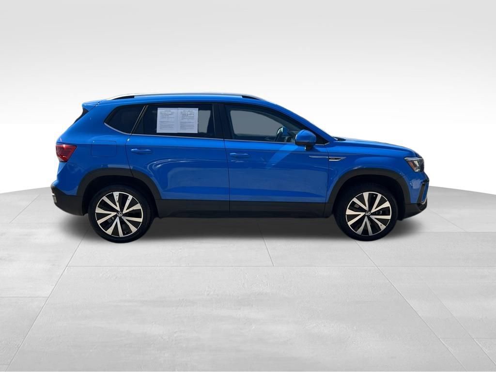 Certified 2023 Volkswagen Taos SE image 6