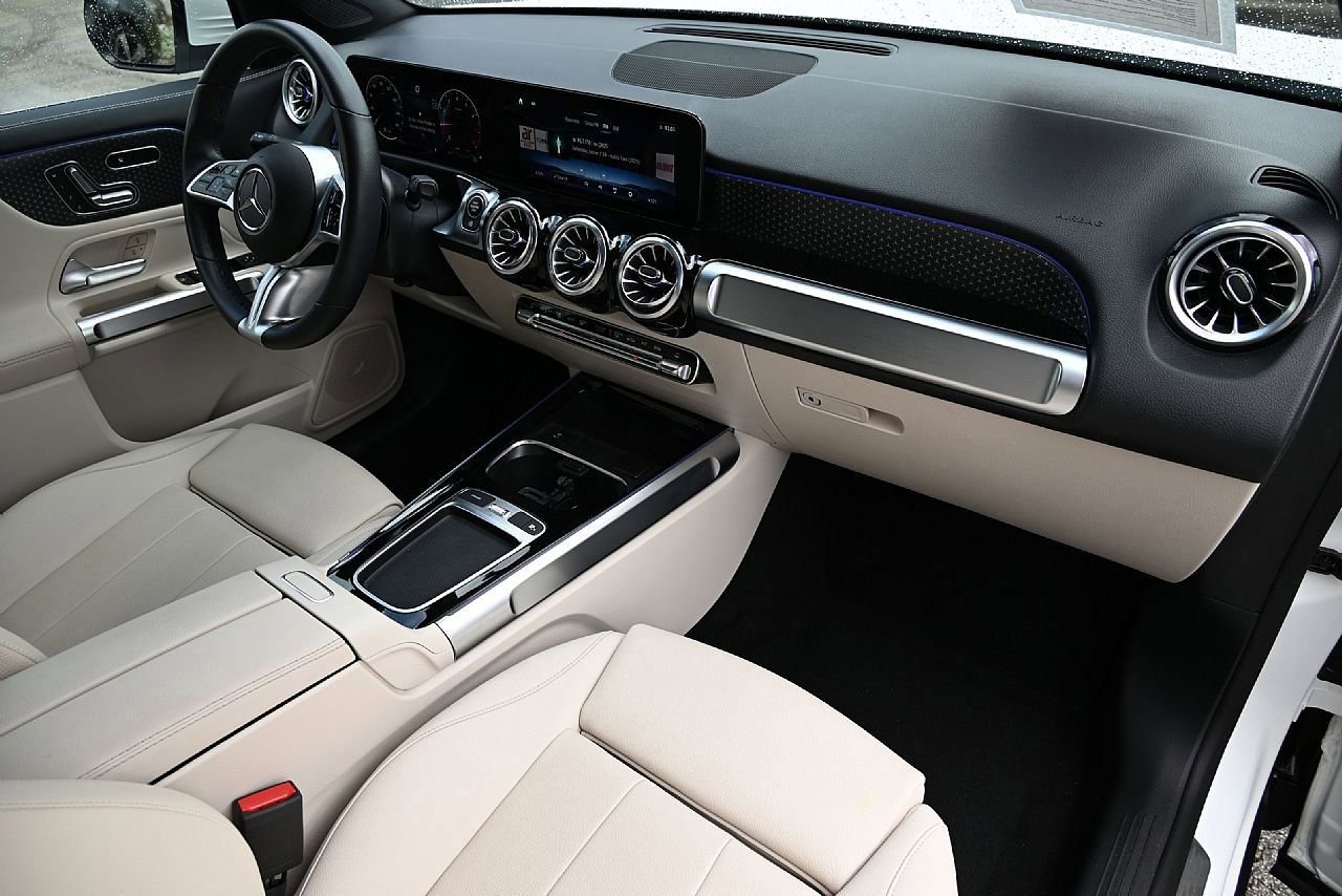 Certified 2025 Mercedes-Benz GLB 250 image 9